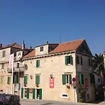 Domus Maritima