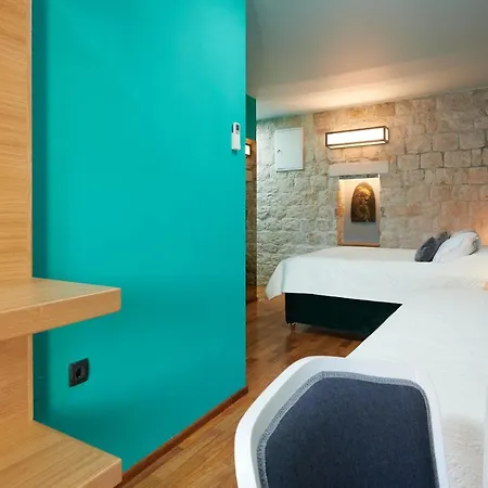 מלון Domus Maritima 3*