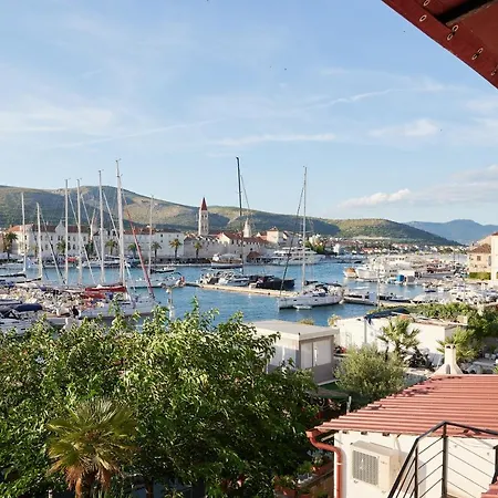 Domus Maritima 3* Τρογκίρ