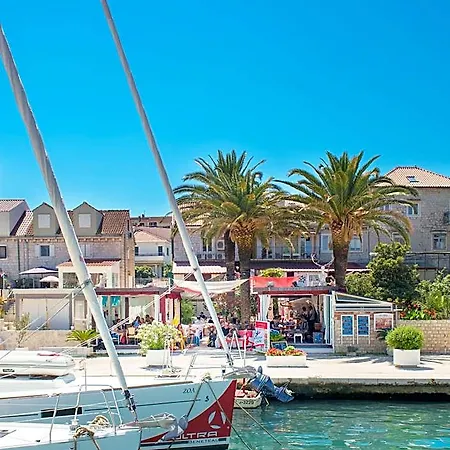 Domus Maritima 3*