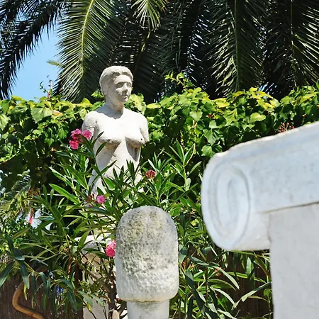 Domus Maritima 3*